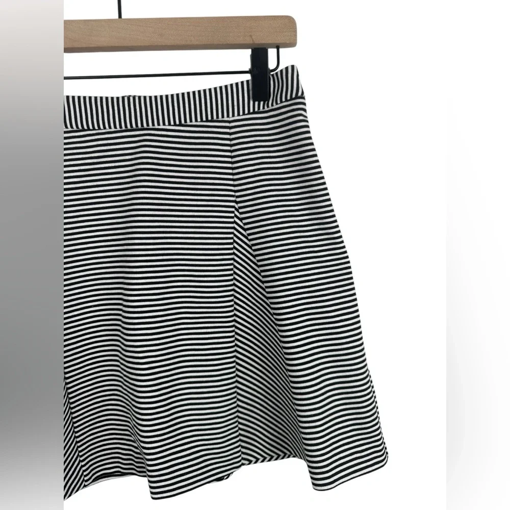 Michael Michael Kors Striped Skater Skirt Black White Size‎ 4 Stretch Flare